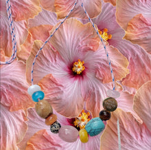 CRYSTAL LEI  NECKLACE [BLUSH]