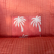 THE WEEKENDER TOTE [PINK PALM TREE ISLAND]