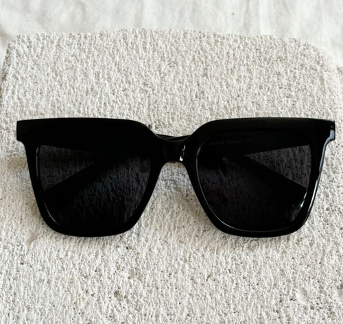BOBBI SUNGLASSES [BLACK]