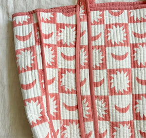 THE WEEKENDER TOTE [SUN TIME IN CORAL]