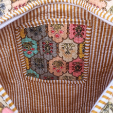 THE WEEKENDER TOTE [FLOWER MEADOW]