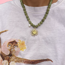 SUN PEARL BEADED NECKLACE [OLIVE]
