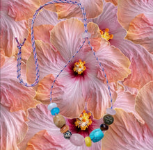 CRYSTAL LEI  NECKLACE [BLUSH]