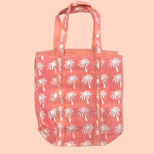 THE WEEKENDER TOTE [PINK PALM TREE ISLAND]