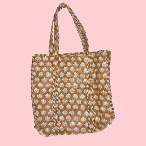 THE WEEKENDER TOTE [PEACH SEASHELL]
