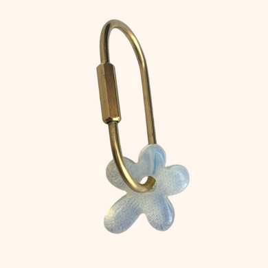 CRYSTAL FLOWER KEYRING [OPALITE]