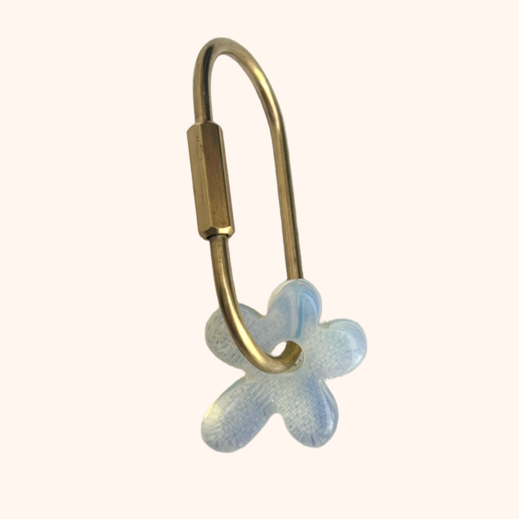 CRYSTAL FLOWER KEYRING [OPALITE]