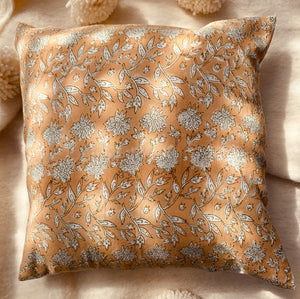 DAISY BLOCK PRINT CUSHION COVER [PEACH]